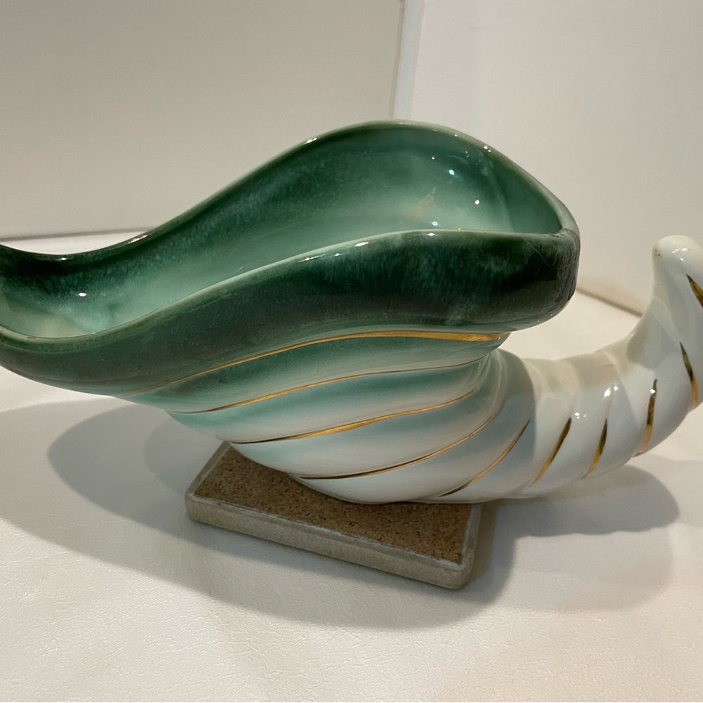 Vtg Regal Cornucopia Planter 1950’s Hombre Green to White Decorate